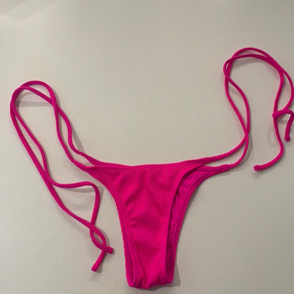 ONEONE SWIMWEAR ARIEL BOTTOMS 💕